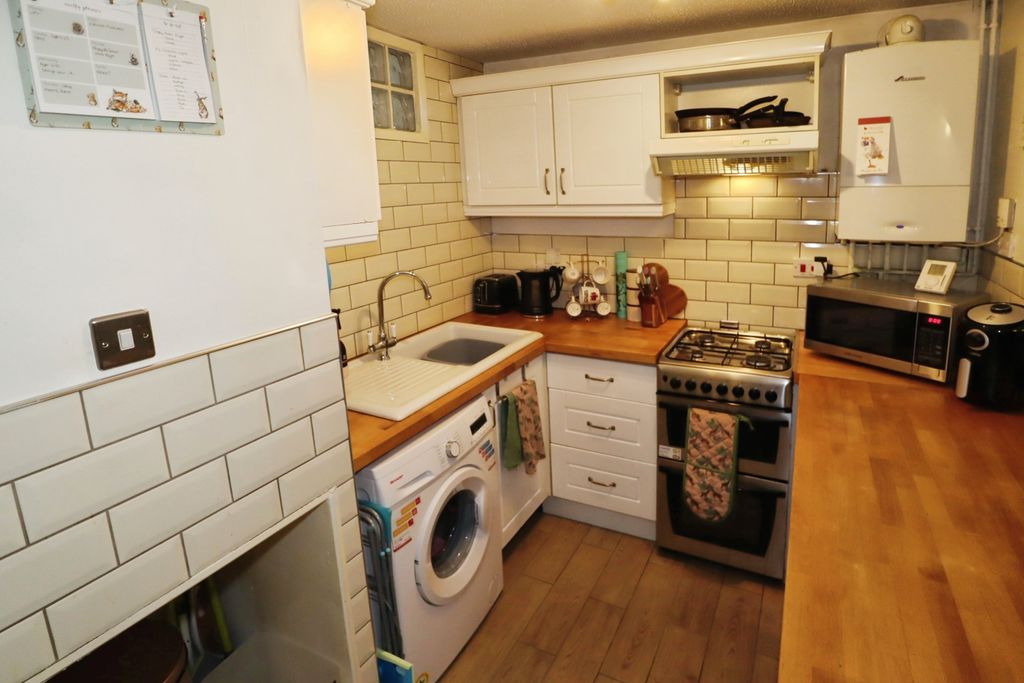 Property photo 3 of 8