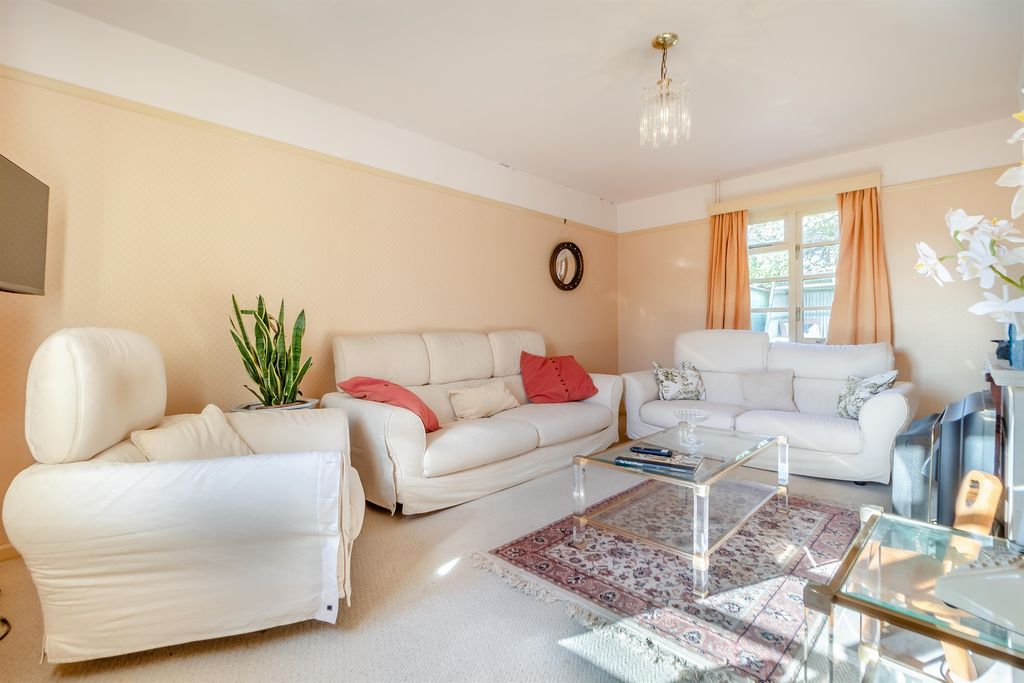 Property photo 2 of 14