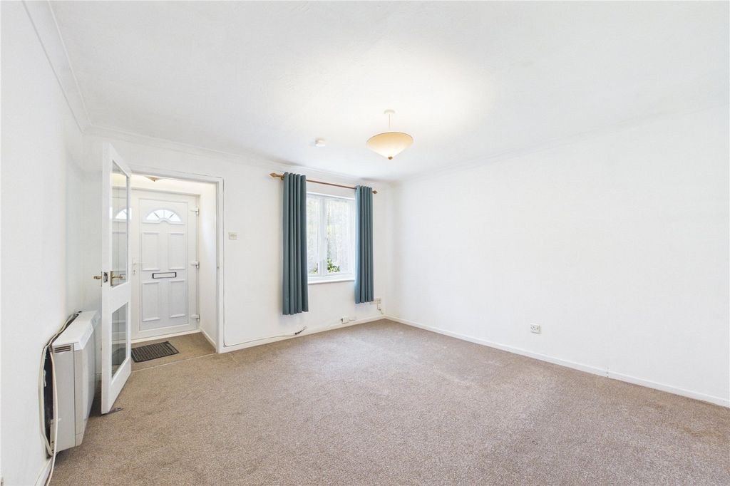 Property photo 2 of 11 Living Room