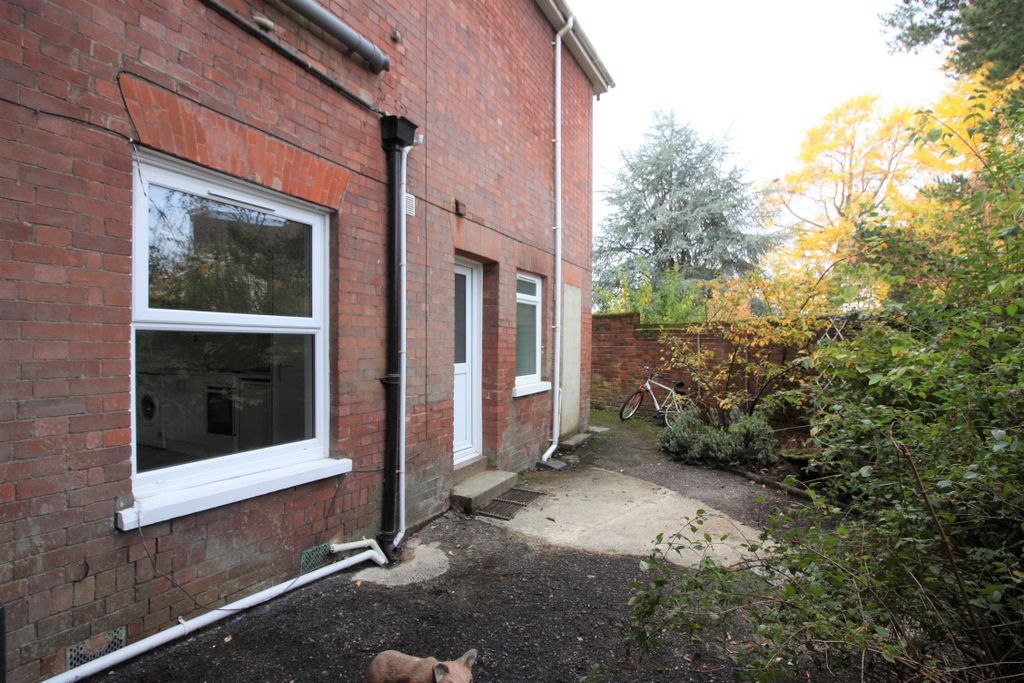 Property photo 2 of 7