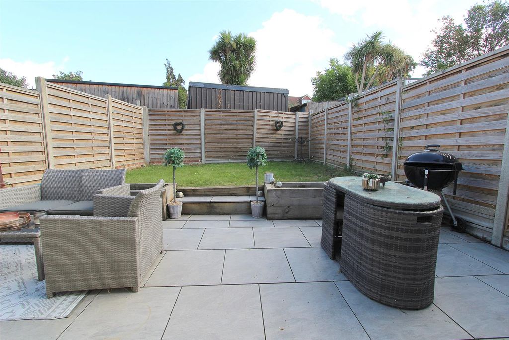 Property photo 2 of 18 Garden A.Jpg