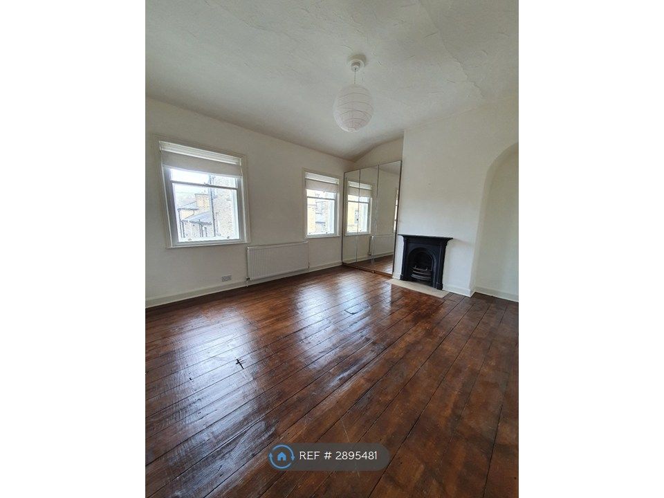 Property photo 2 of 7 Bedroom