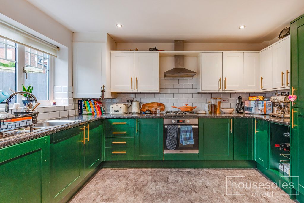 Property photo 2 of 17