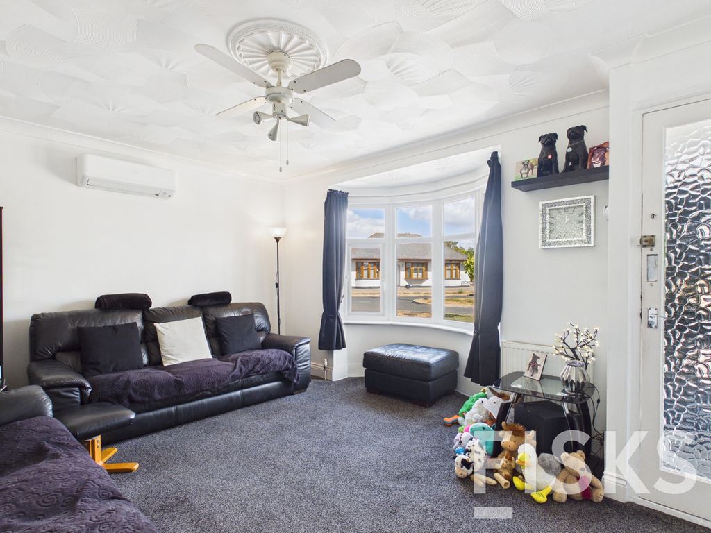 Property photo 2 of 26