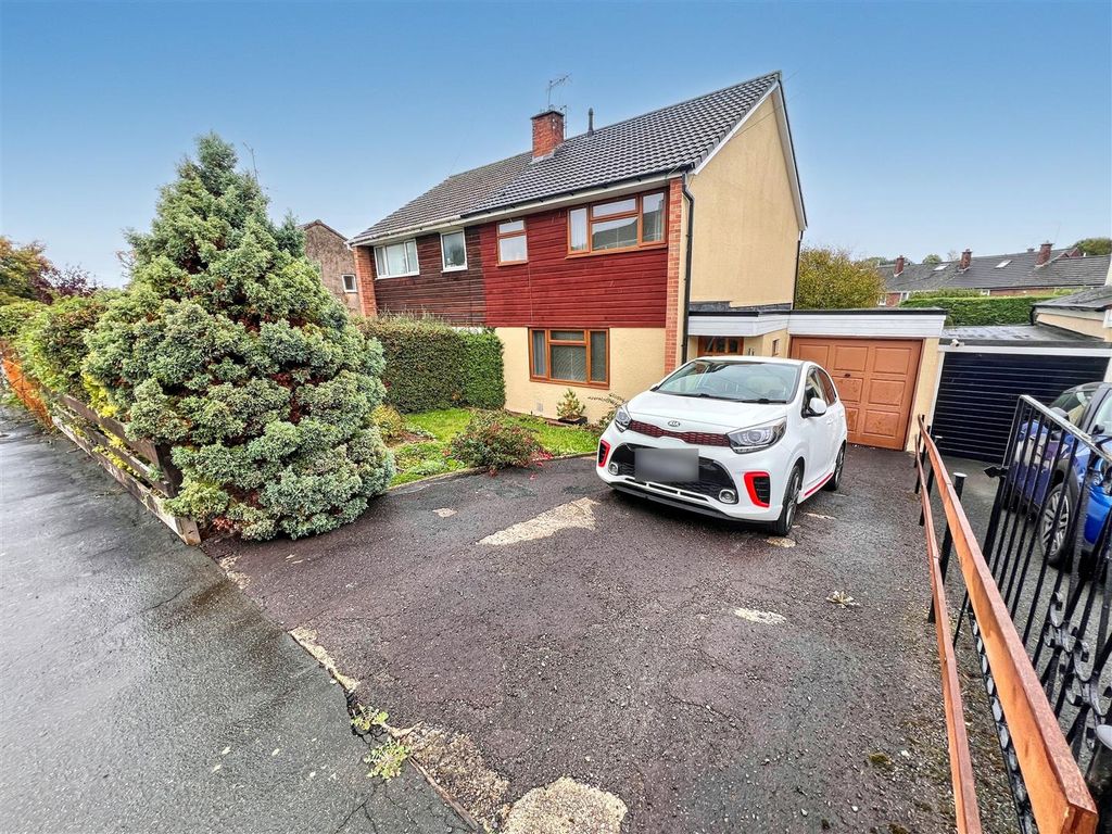 Property photo 1 of 14 Front.Jpg