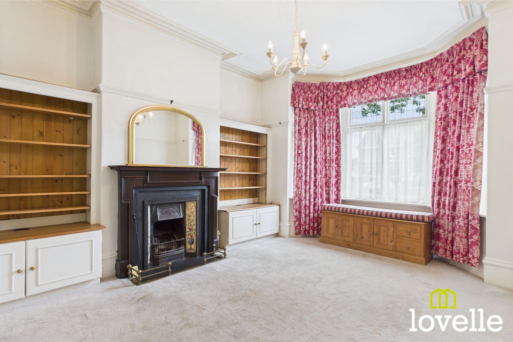 Property photo 2 of 17