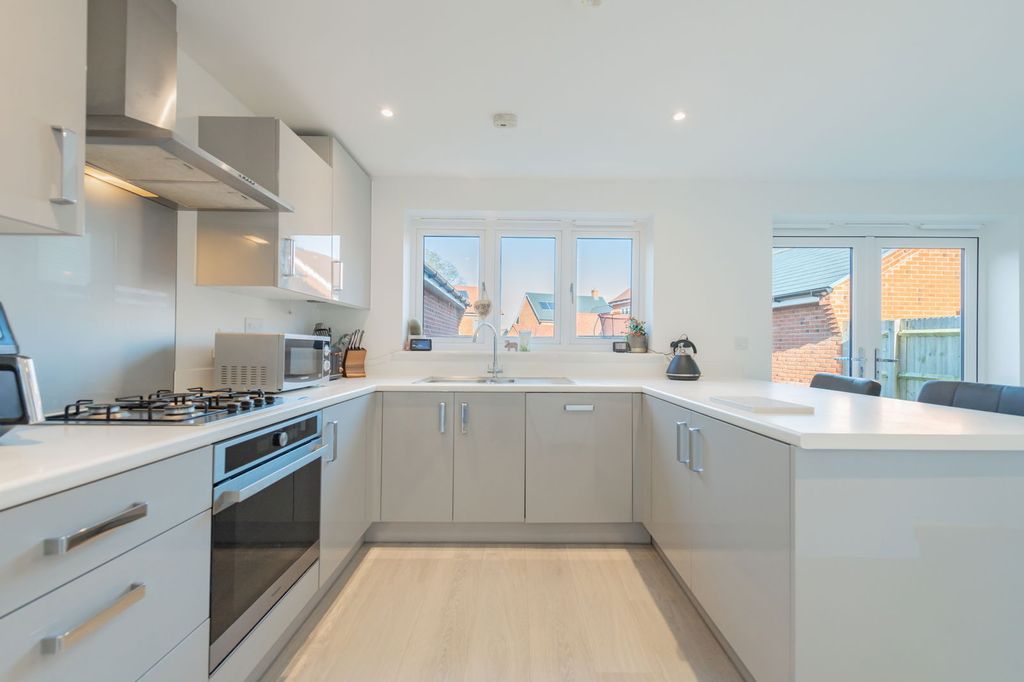 Property photo 3 of 20