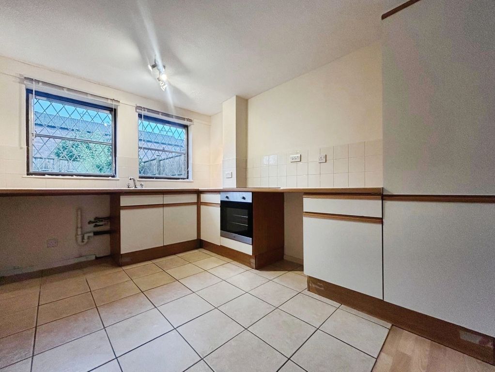 Property photo 3 of 10 Pbox-Img.Jpg