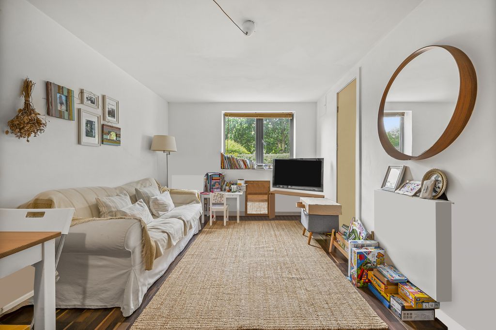 Property photo 2 of 10