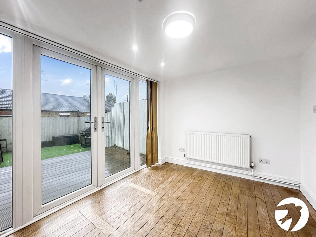 Property photo 2 of 12 Picture No. 05