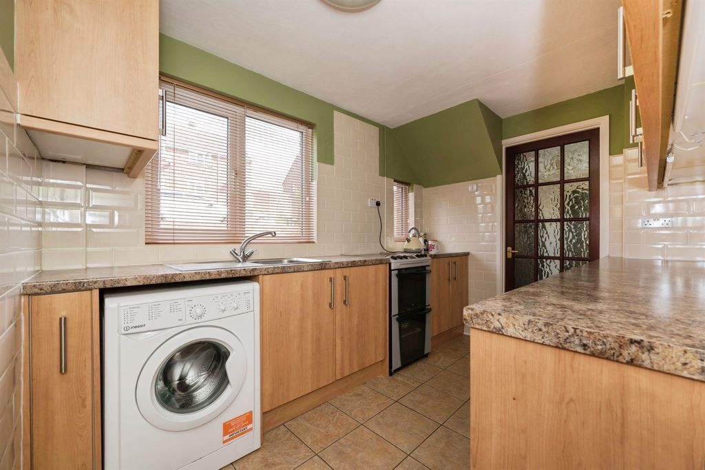 Property photo 3 of 16