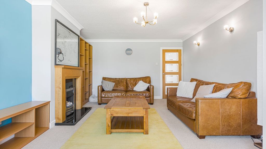 Property photo 3 of 23