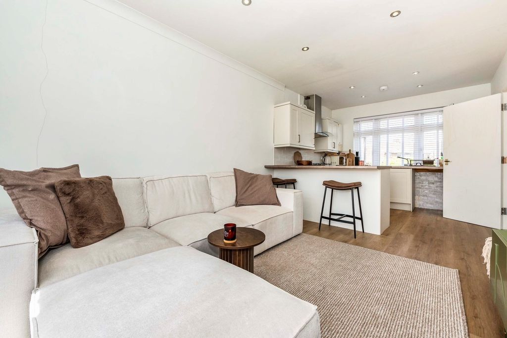 Property photo 2 of 9 Reception