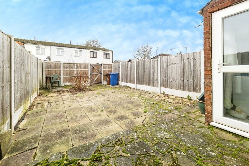 Property photo 3 of 17 Garden