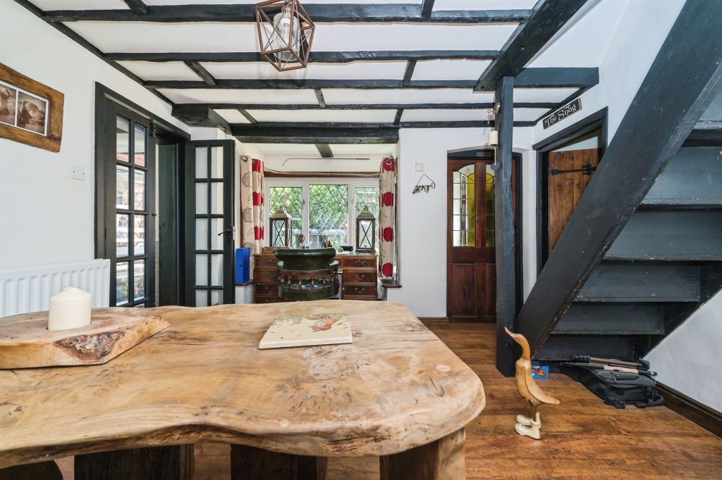 Property photo 2 of 27