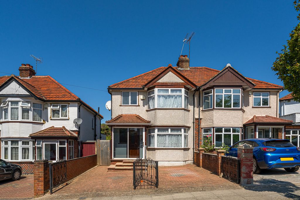 Property photo 2 of 23