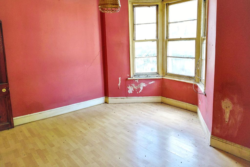Property photo 3 of 15 First Floor Flat, 3 Gordon Road, St. Pauls, Bristol, Bs2 9Rn