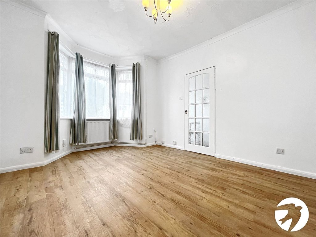 Property photo 3 of 16 Picture No. 04