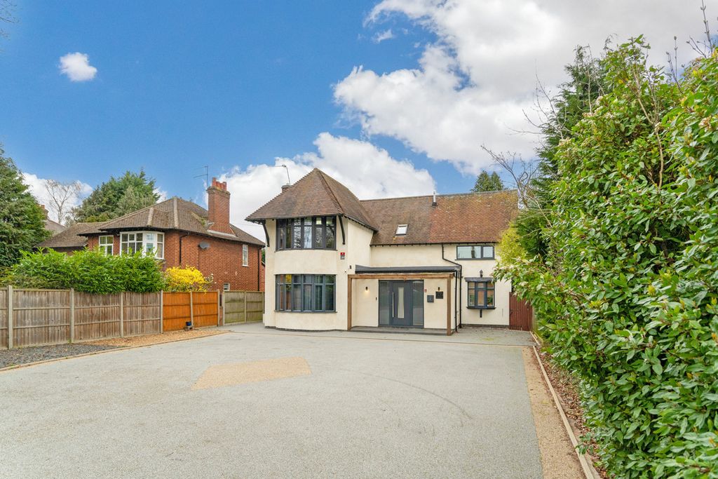 Property photo 1 of 32