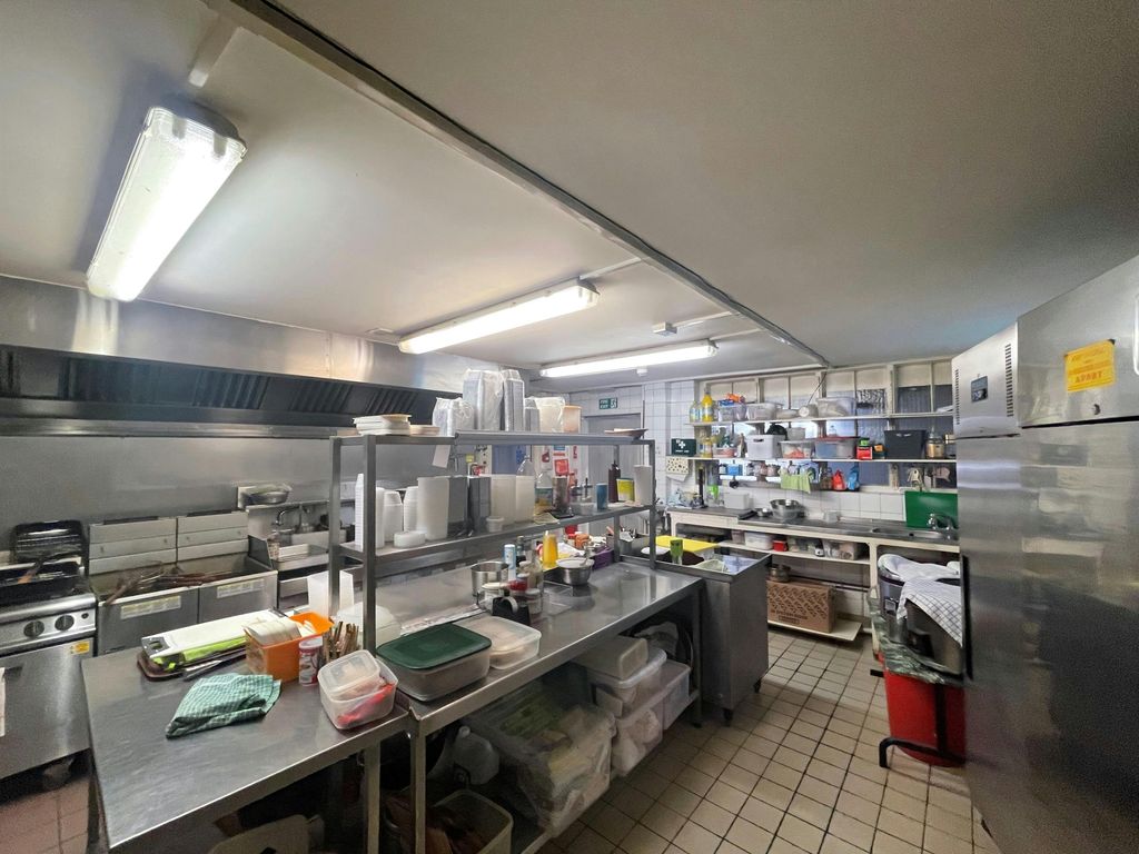 Property photo 3 of 13 16.Jpg