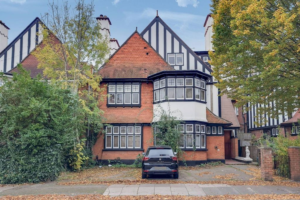 Property photo 1 of 11