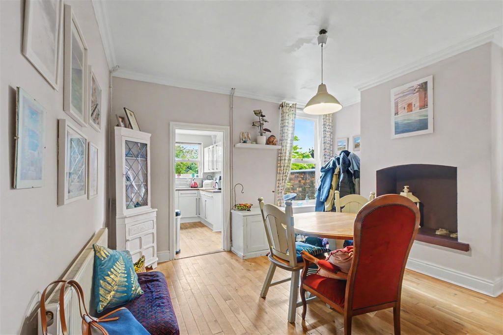 Property photo 3 of 20 Dining Room