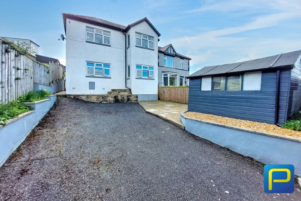 Property photo 2 of 29