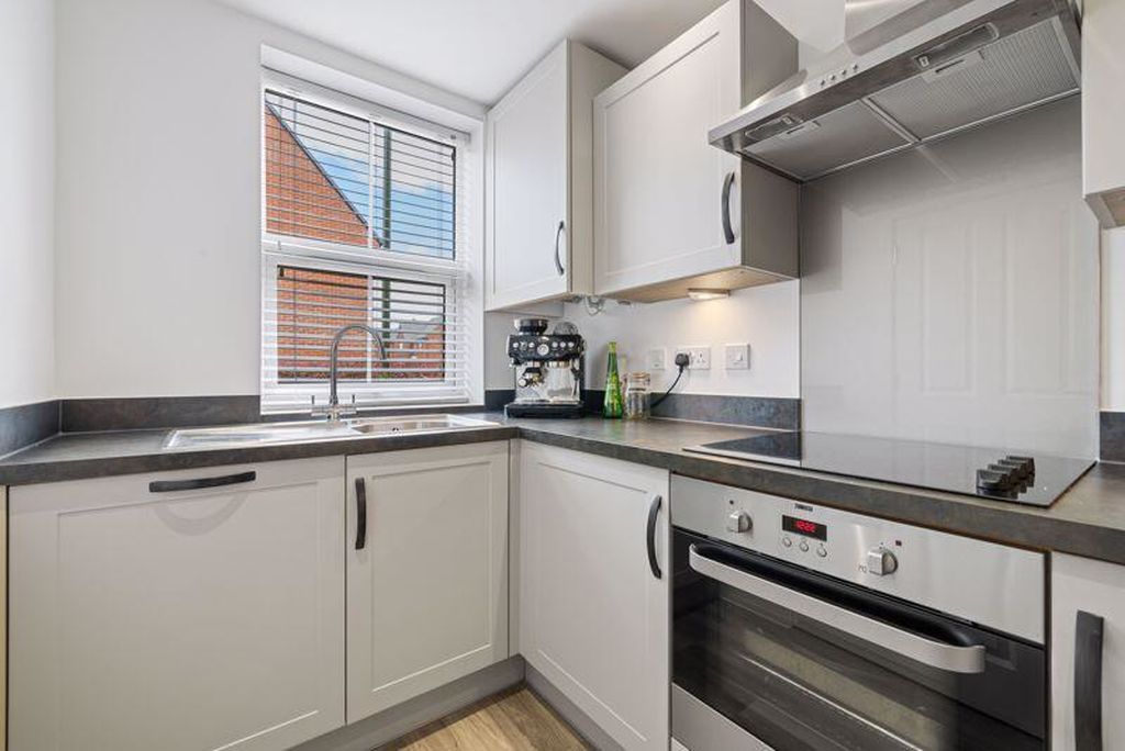 Property photo 3 of 12 Photo 6