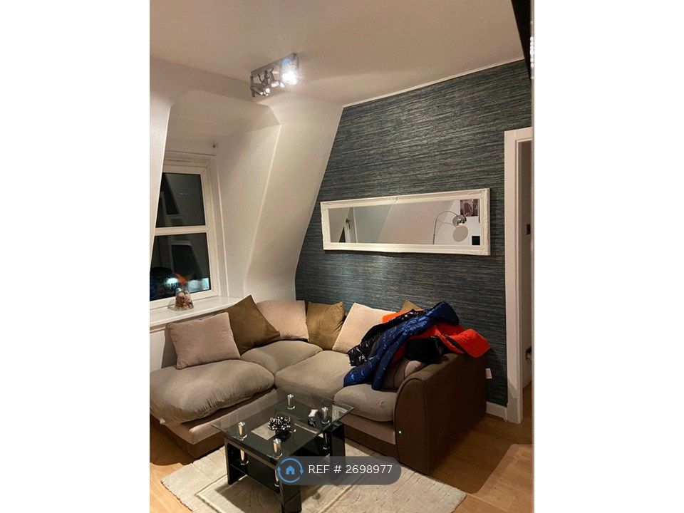 Property photo 1 of 7 Lounge Side 1