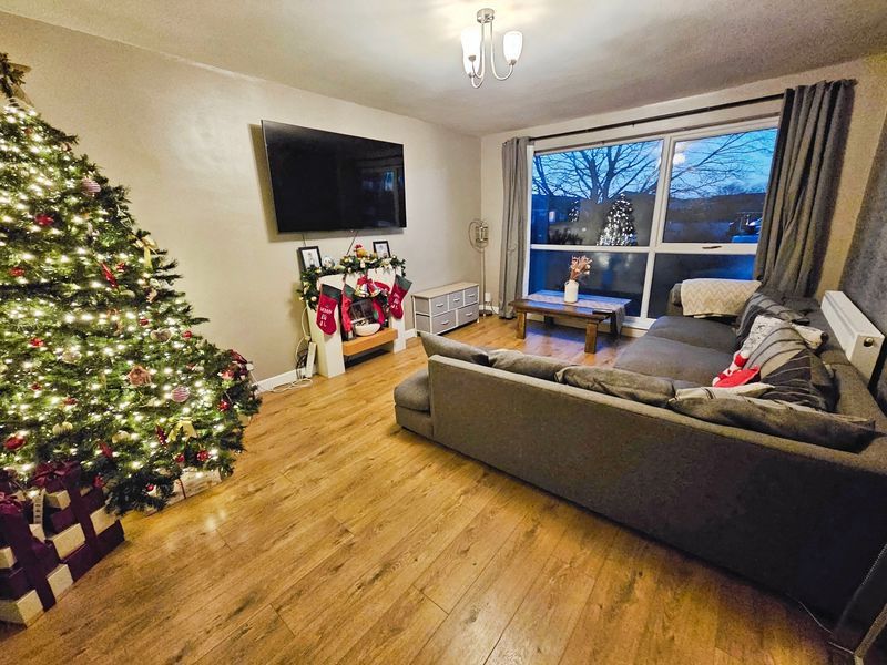 Property photo 1 of 8 Photo 8