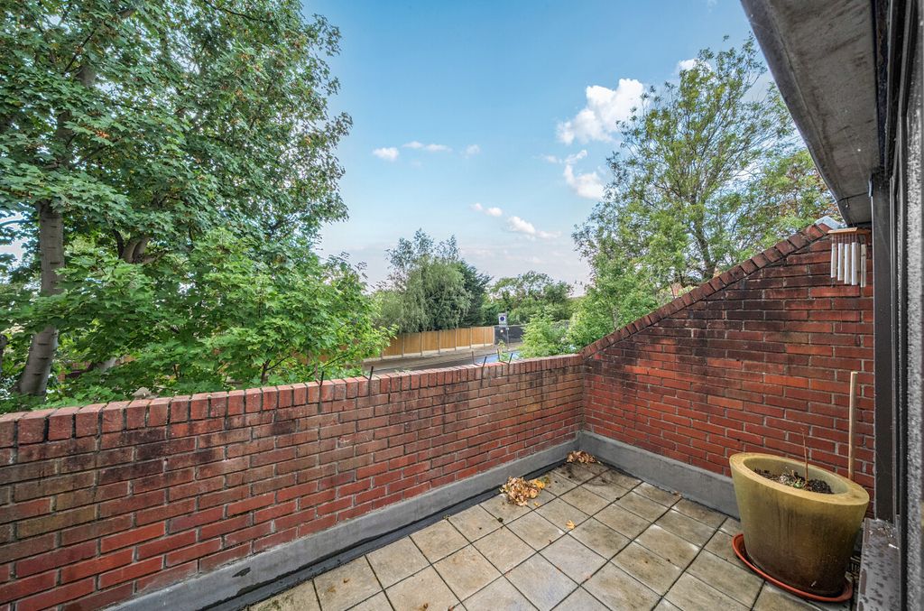 Property photo 2 of 9 1343892-5-68B58cd...