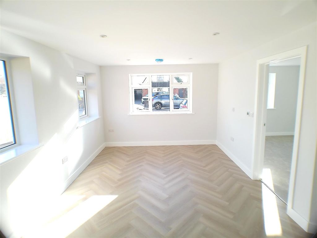 Property photo 2 of 9 2 Ruskin To Front Window.Jpg