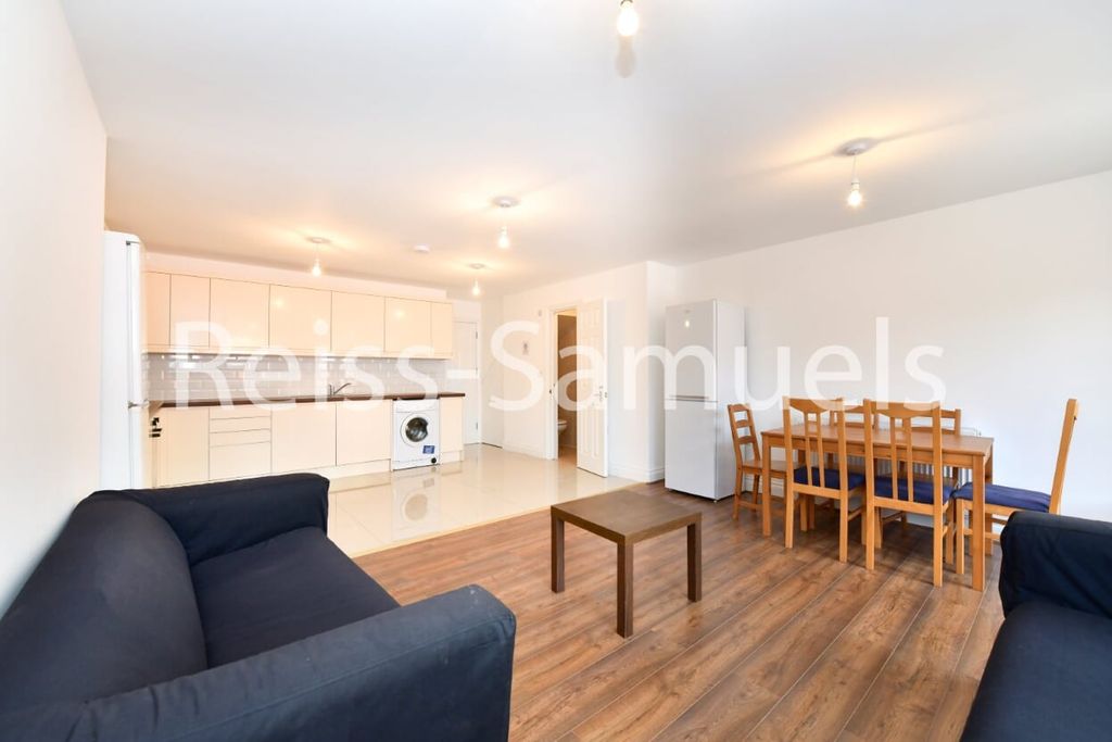 Property photo 3 of 29