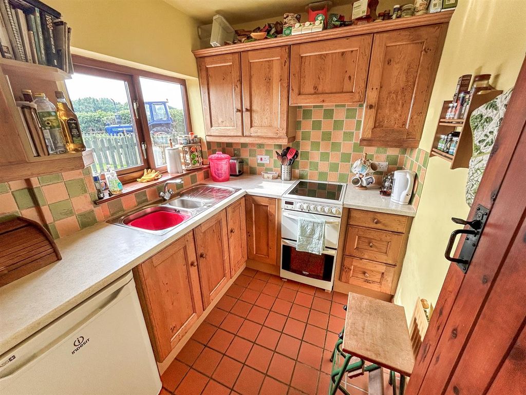 Property photo 2 of 21 Kitchen