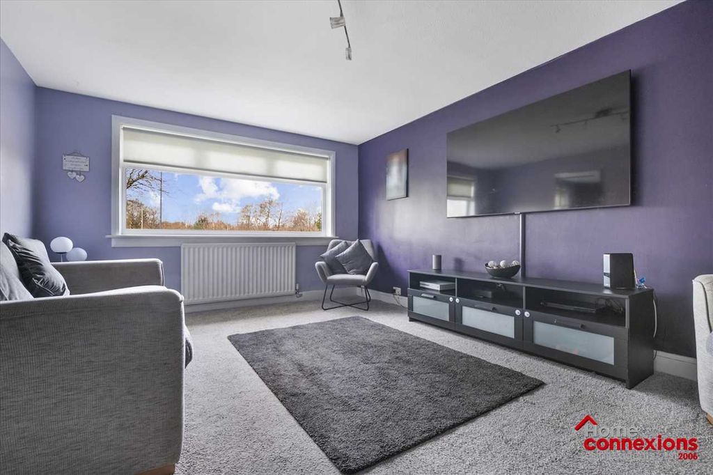 Property photo 2 of 22 Lounge (1)