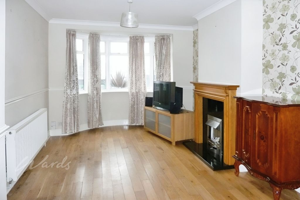 Property photo 3 of 5 Leslie Lounge