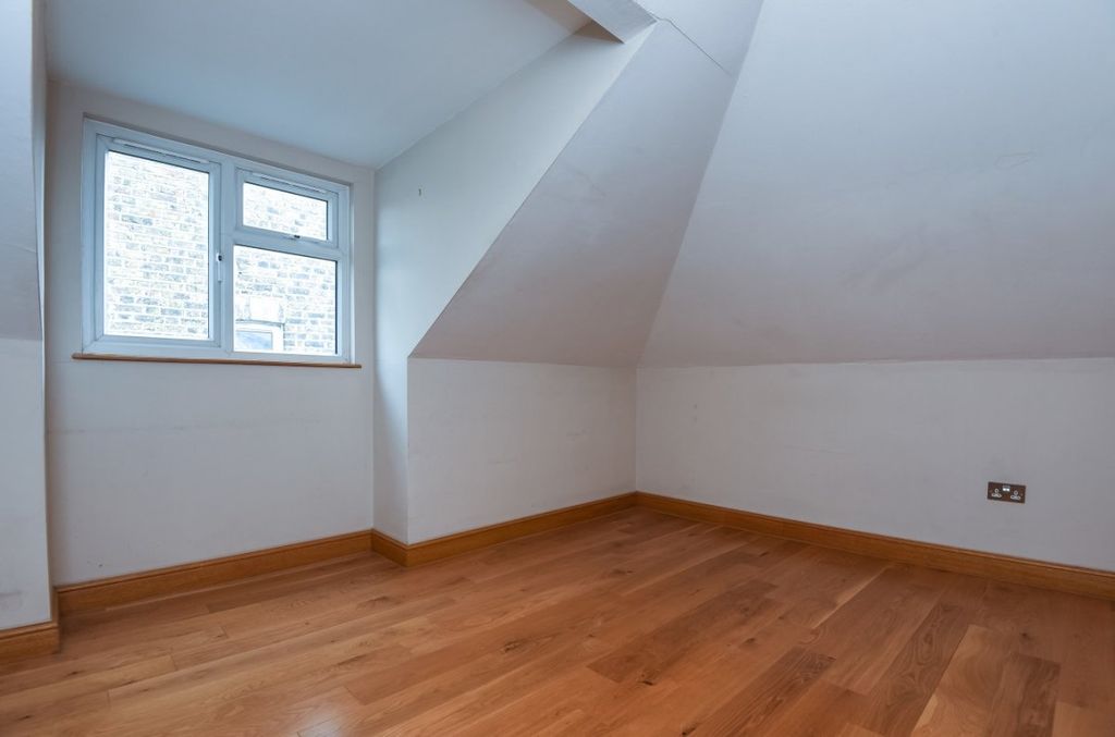 Property photo 3 of 6 Picture No. 05