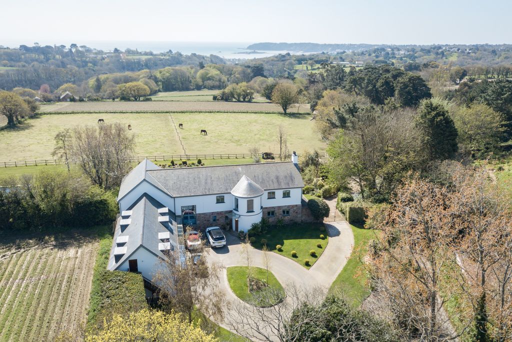 Property photo 3 of 20