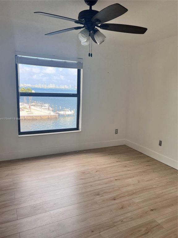 Property photo 3 of 8 <Alttext/>