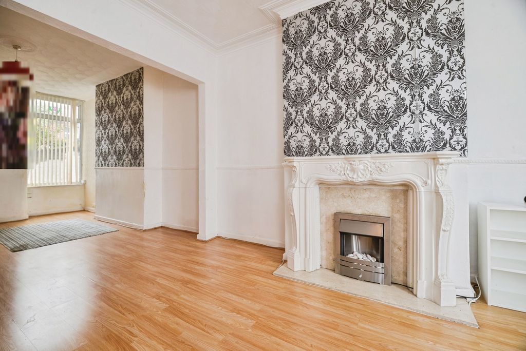 Property photo 2 of 14 Pbox-Img.Jpg