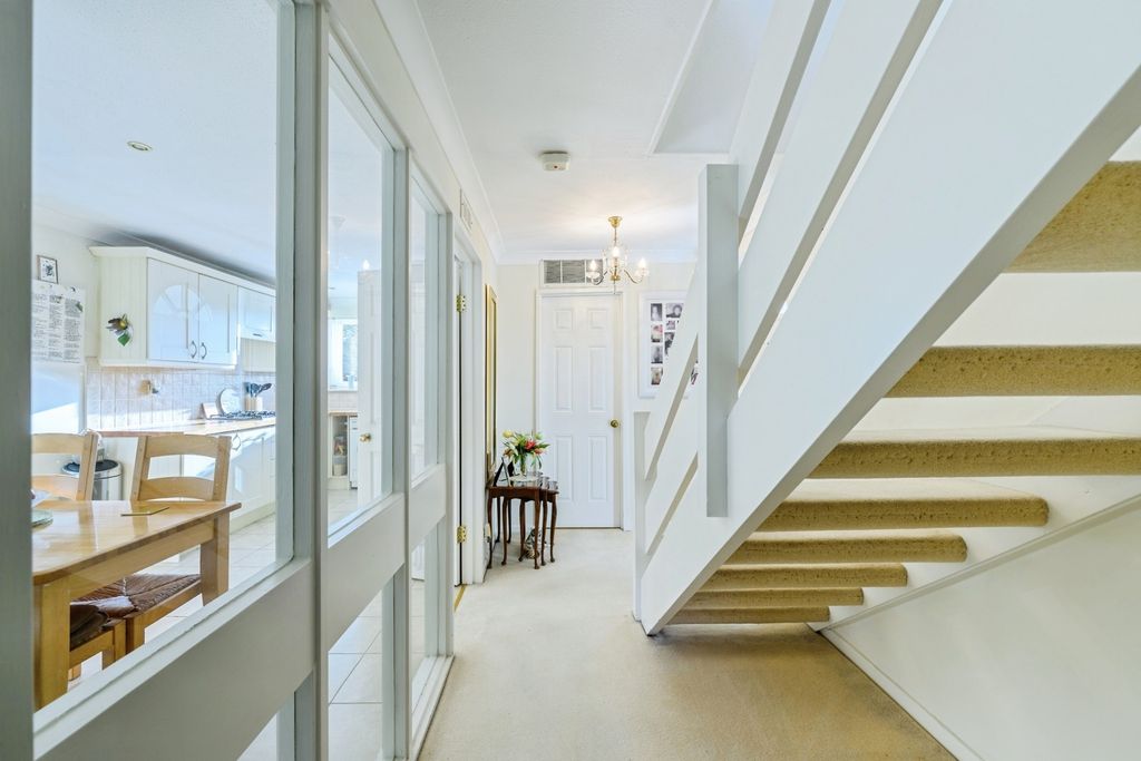 Property photo 2 of 19 Pbox-Img.Jpg