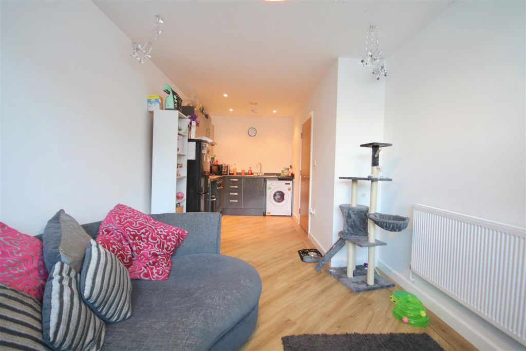 Property photo 2 of 8 Img_0184.Jpg