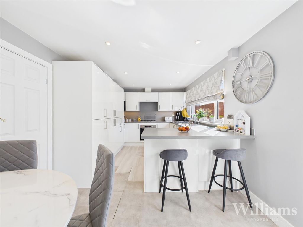 Property photo 2 of 17 Cam02861G0-Pr0495-Still010.Jpg