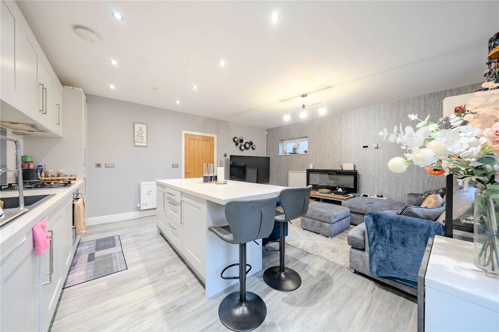 Property photo 3 of 13 Picture 3