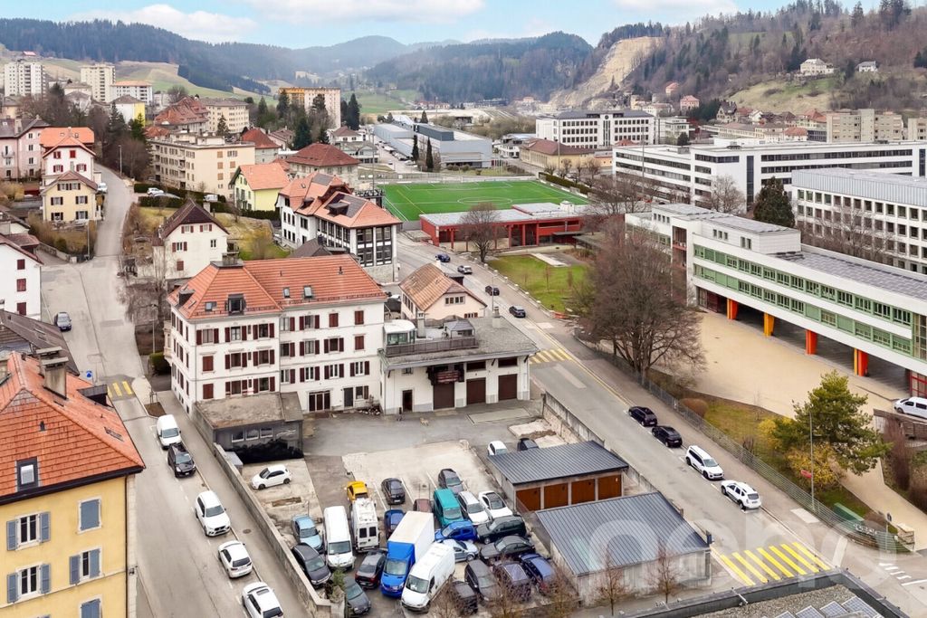 Property photo 2 of 12