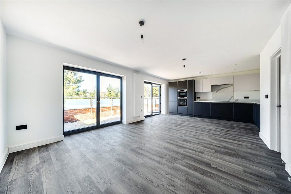 Property photo 3 of 20 Picture No. 05