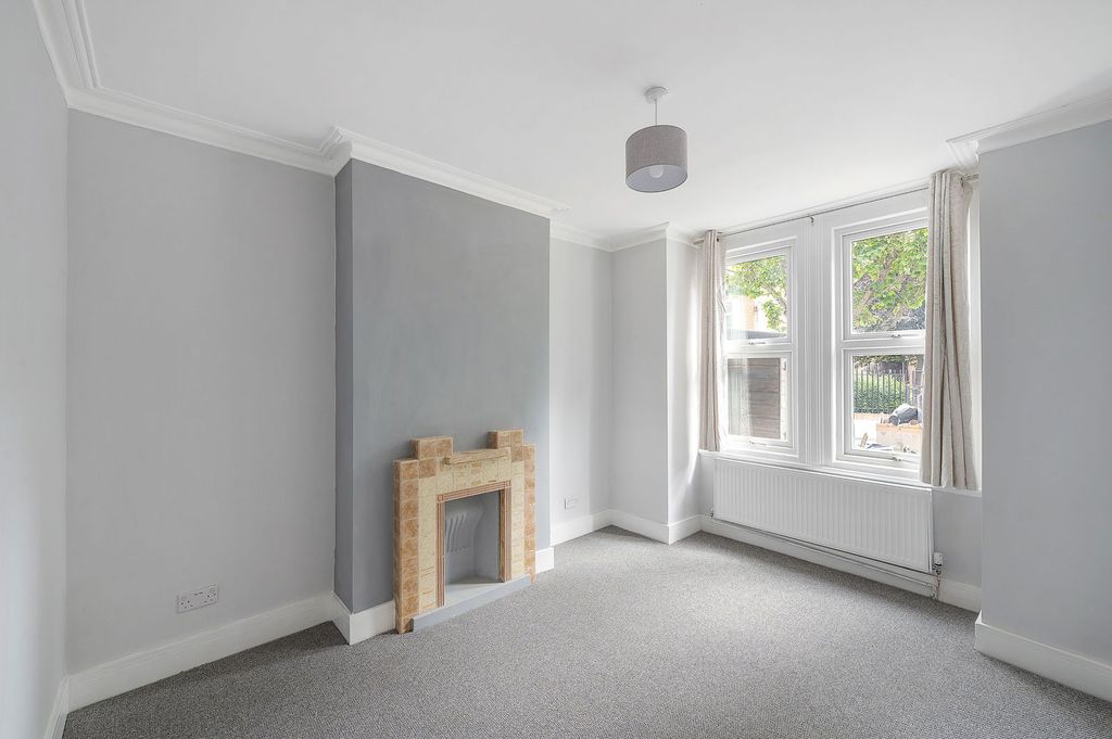 Property photo 2 of 19