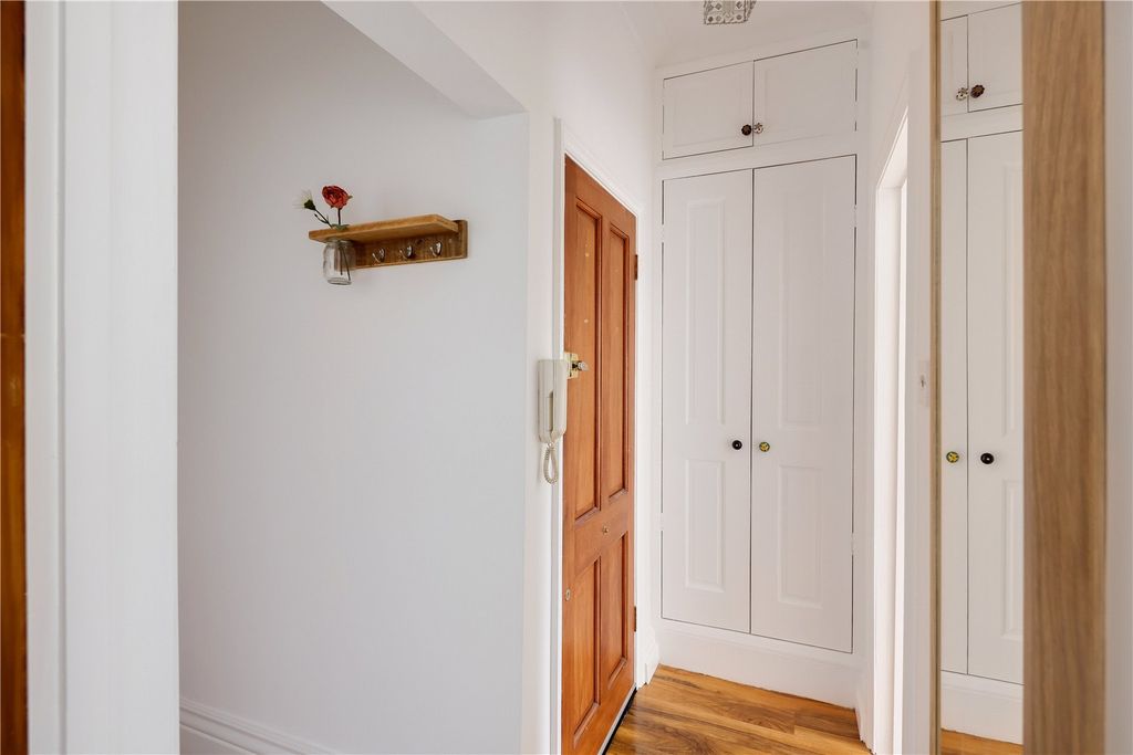 Property photo 3 of 6 Hallway