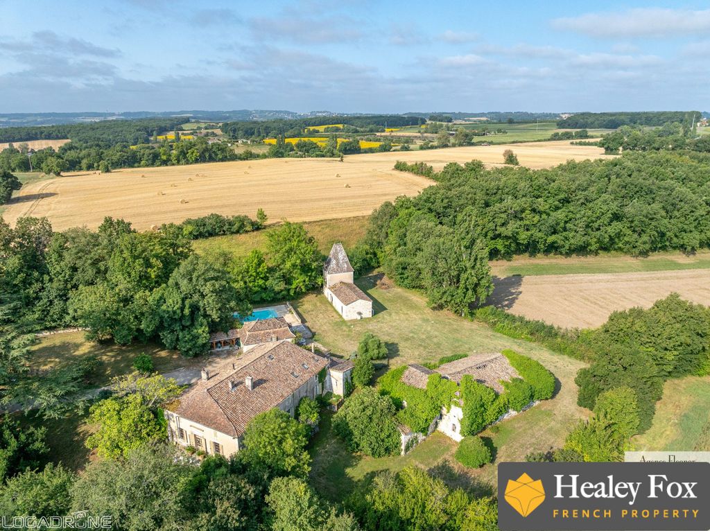 Property photo 2 of 33