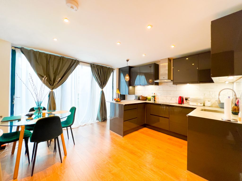 Property photo 1 of 13 Byron Road, Harrow, Middlesex, Ha3